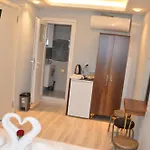 Hotel Ikbal Apart Old Town 3*