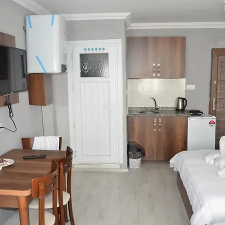 Hotel Ikbal Apart Old Town 3*