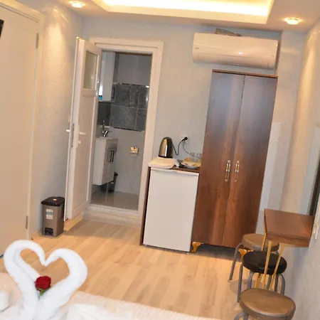 Hotel Ikbal Apart Old Town 3*