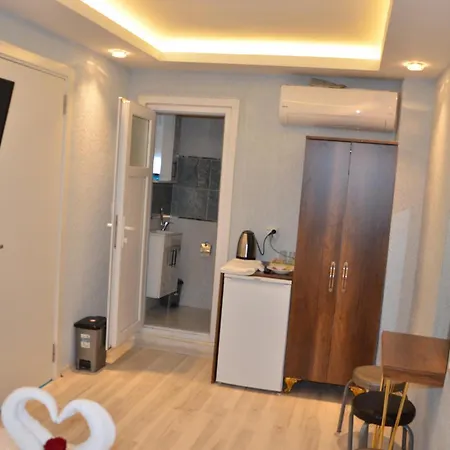 Hotel Ikbal Apart Old Town 3*